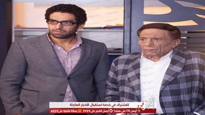 محمد الكيلاني برفقة عادل إمام في كواليس مسلسل 