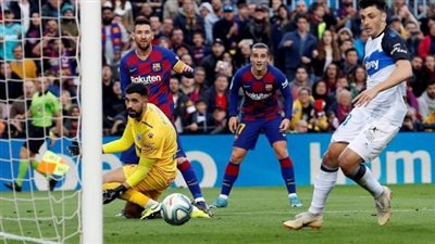 مدرب برشلونة يمدح ميسي: يستطيع التسجيل من اي مكان