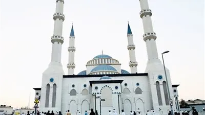 جوامع الإمارات تقيم صلاة الكسوف يوم الخميس