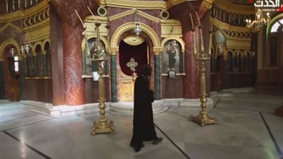 لماذا يختلف موعد الاحتفال بعيد الميلاد بين الغرب والشرق؟ (فيديو)