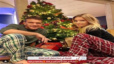 بملابس النوم.. أنطونيو بانديراس يتمنى لمحبيه 