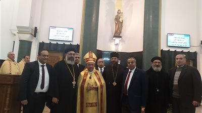 وفد الكنيسة القبطية الأرثوذكسية يهنىء مطران الموارنة بعيد الميلاد