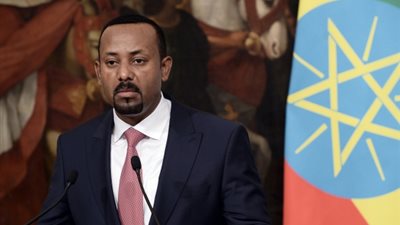 شوارع إثيوبيا تغلي بالمظاهرات.. هل تهدد جريمة حرق المساجد عرش أبي أحمد؟