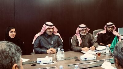 تفاصيل اجتماع سفير المملكة لدى اليمن بوفد من جامعة عدن