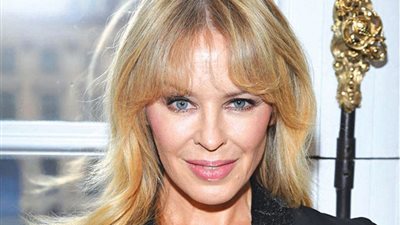 نجمة البوب كايلي مينوج توجه رسالة للبريطانيين 