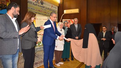 محافظ الفيوم يتفقد أعمال المبادرة الرئاسية 