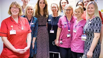 كيت ميدلتون في جولة لقسم الولادة بإحدى مستشفيات إنجلترا 