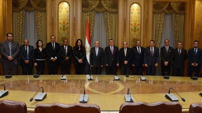 محافظ دمياط ترصد ٨ خطوات أنعشت صناعة الأثاث في 2019