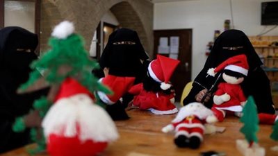 نساء مسلمات يحتفلن بعيد الميلاد في غزة