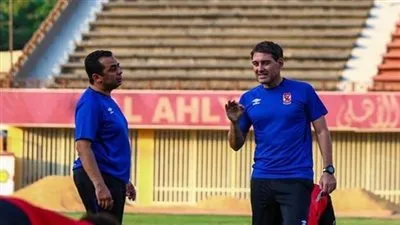 رينيه فايلر يهرب من فخ مباراة الأهلي والهلال السعودي