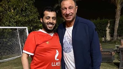 بدعوة من تركي آل الشيخ.. الخطيب يؤدي مناسك العمرة