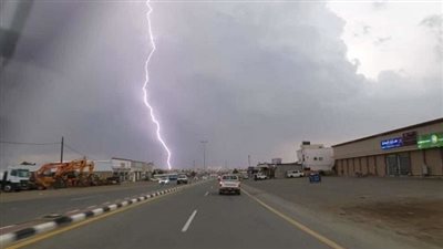 بسبب الطقس السيئ.. تعليق الدراسة في السعودية لبعض المدارس يوم الإثنين ١٩ ربيع الآخر ١٤٤١ 