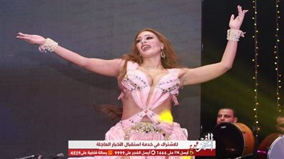 إيمي سلطان تخطف الأنظار من دينا في حفل رأس السنة بأحد الفنادق الكبرى