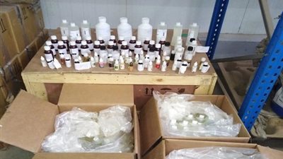 إحباط تهريب كمية من زيوت الشيش الإلكترونية بمطار الأقصر