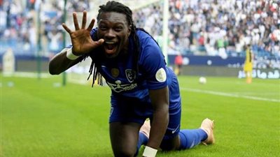 مهاجم حرس الحدود يقلد احتفال بافتيمبي جوميز (فيديو)