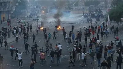 اندلاع مواجهات في ساحة الوثبة وسط بغداد