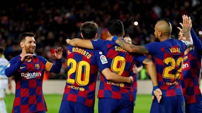 عاجل.. برشلونة يخضع لرأي جمهوره ويقرر إعادة نجمه