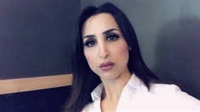 الناشطة السعودية هند القحطاني ترد على بدور البراهيم وتسخر من شكلها