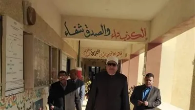 رئيس منطقة البحر الأحمر الأزهرية يتفقد سير امتحانات الفصل الدراسي الأول