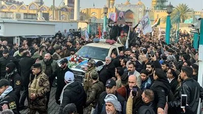 عشرات الآلاف يندبون على عودة رفات سليماني إلى إيران