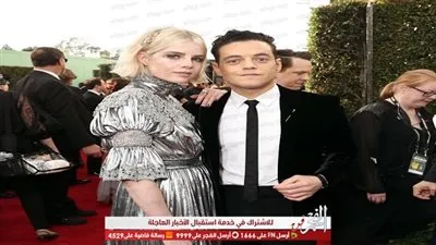 رامي مالك يصل برفقة لوسي بيونتون لحفل جوائز جولدن جلوب (صورة)