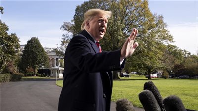 عاجل.. الرئيس الأمريكي: لن نغادر العراق إلا بعد دفع ثمن القاعدة الجوية