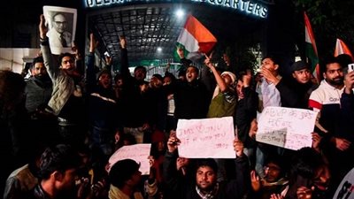 الهند.. شرطة نيو دلهي تواجه انتقادات التحقيق في الهجوم على طلاب الجامعة