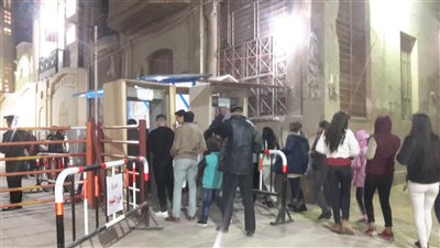 توافد أقباط الفيوم على الكنائس للاحتفال بعيد الميلاد (صور)