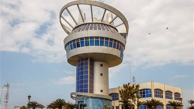 تداول ٢٦ سفينة بميناء دمياط رغم النوة الجوية 