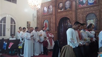 كنيسة أبوشوشة بقنا تحتفل بقداس عيد الميلاد (صور)