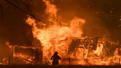 أستراليا تعزز دفاعات حرائق الغابات مع تزايد التكاليف الاقتصادية والبيئية