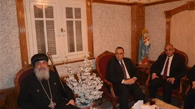 رئيس جامعة الزقازيق يهنئ الأنبا مقار بعيد الميلاد 