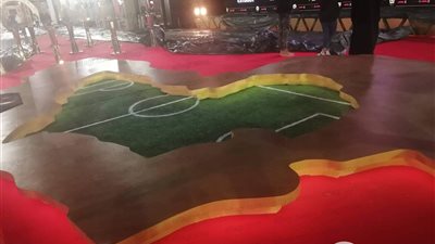 شاهد.. مسرح حفل الكاف بالغردقة يحمل خريطة القارة السمراء (صور)