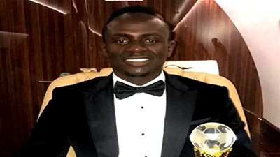 متفوقًا على صلاح ومحرز.. ساديو ماني يتوج بجائزة أفضل لاعب في إفريقيا 2019
