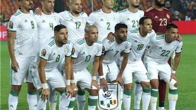 صراع إنجليزي إيطالي على ضم نجم الجزائر في الشتاء