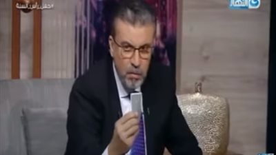عمرو الليثي يشارك في خدعة سحرية على الهواء (فيديو)