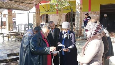 إجراءات فورية لرئيس مدينة سفاجا أثناء زيارتها قرية النصر بالكيلو 85