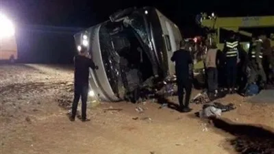 عشرات القتلى والجرحى بانقلاب حافلة في إيران