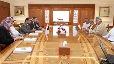 رئيس جهاز التنظيم والإدارة يشيد بمسيرة التقدم في سلطنة عمان