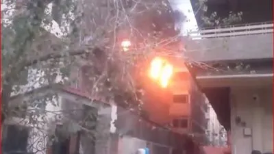 شاهد.. اللحظات الأولى لحريق فيلا إيهاب توفيق ووفاة والده