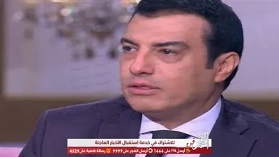 حريق فيلا إيهاب توفيق.. إيناس عز الدين وحسام حسني في المستشفى لمساندته