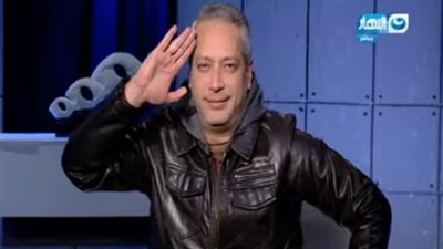 تامر أمين يضرب تعظيم سلام لمتصل.. والسبب غريب (فيديو)