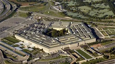 عاجل.. سفينة حربية روسية تصطدم بمدمرة أمريكية في بحر العرب