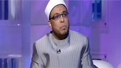 متصلة تبكي: 