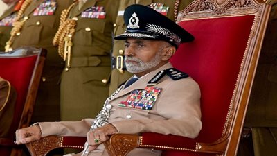 السلطان قابوس استهل النهضة العمانية والدبلوماسية الهادئة