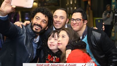 الليلة.. خالد النبوي والطفلة ميرنا في ضيافة الحكاية مع عمرو أديب