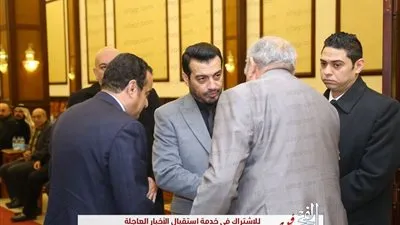 بدء عزاء والد إيهاب توفيق في التجمع الخامس (فيديو)