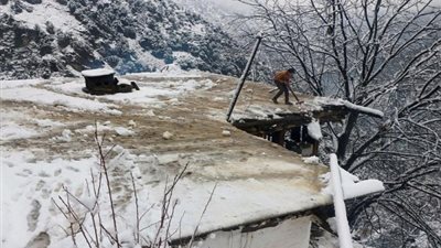  مقتل ما لا يقل عن 67 شخصًا جراء الانهيارات الثلجية في باكستان والهند