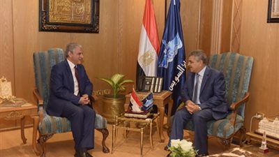 رئيس هيئة قناة السويس يستقبل وفد المنتدى الأفريقي 