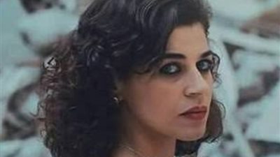 إطلالتها مثيرة للجدل وتحمل جنسيتين.. ما لا تعرفه عن منى هلا